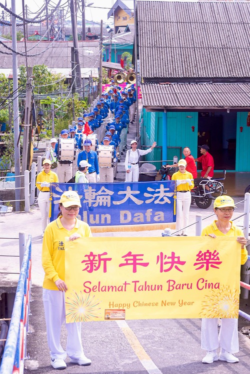 Malaysia: Falun Dafa Practitioners’ New Year Parades Garner Praise for their Positive Energy
