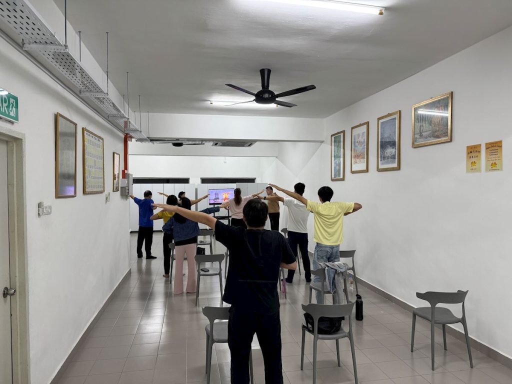 Học Pháp Luân Công tại Malaysia: lớp học chín ngày